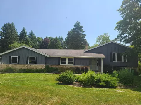 2456 Hannemann, Cedarburg, WI 53024
