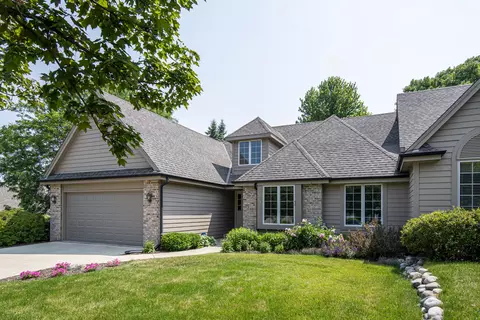 19185 Stonehedge #A, Brookfield, WI 53045