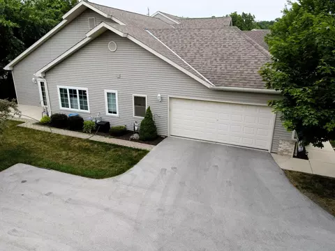 5385 S Butterfield, Greenfield, WI 53221