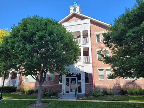 420 57th #214, Kenosha, WI 53140