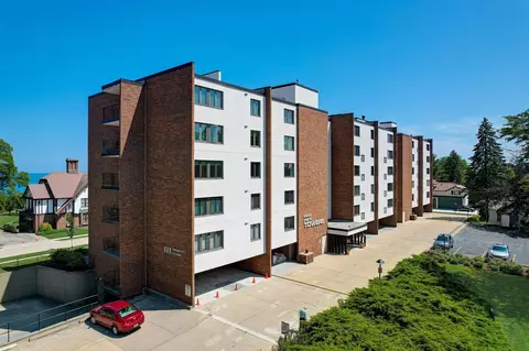 111 11th #5DN, Racine, WI 53403