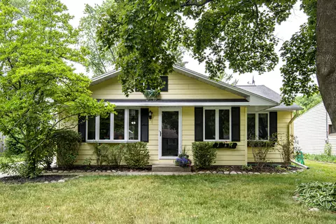 7173 N Navajo, Glendale, WI 53217