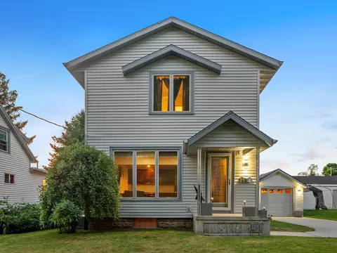 1206 Flambeau, Manitowoc, WI 54220