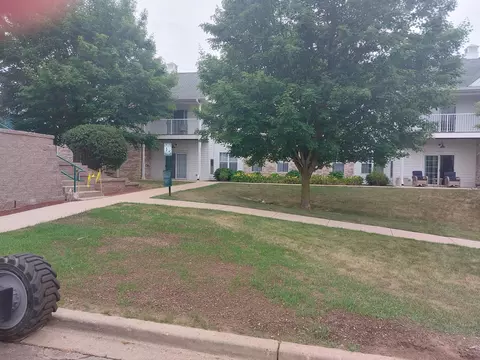 2712 Northview #126, Waukesha, WI 53188