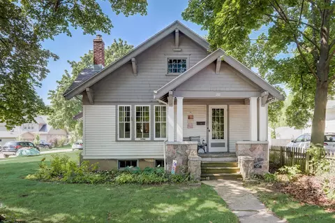 905 W Labelle, Oconomowoc, WI 53066