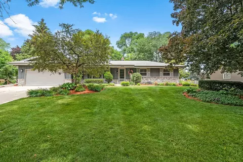3032 W Southwood, Franklin, WI 53132