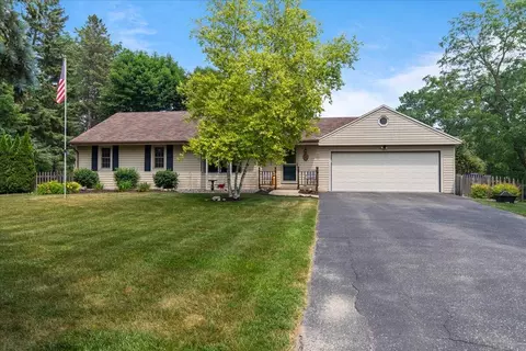 150 Highview, Cedarburg, WI 53012