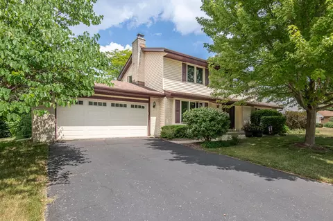 2744 Minot, Waukesha, WI 53188