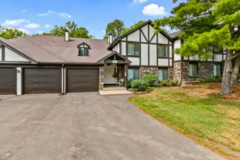 8 Wildwood #C, Williams Bay, WI 53191
