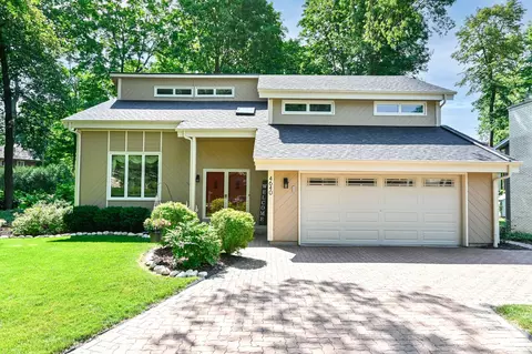 4640 S Delphine, New Berlin, WI 53151