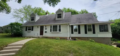 842 S 88th, West Allis, WI 53214