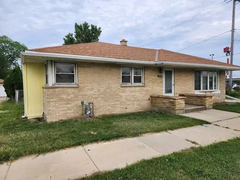5922 S Howell, Milwaukee, WI 53207