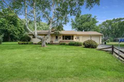 n57w37944 Sunset, Oconomowoc, WI 53066
