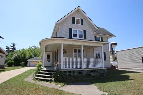 212 W State, Fox Lake, WI 53933