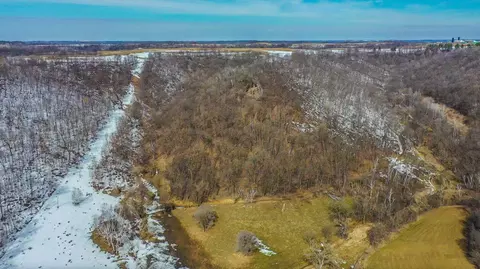 n21798 County Road G, Dodge, WI 54625