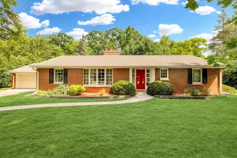 830 W Laramie, Bayside, WI 53217