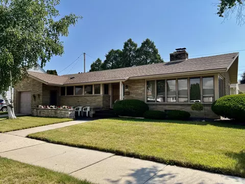 1527 S 22nd, Sheboygan, WI 53081