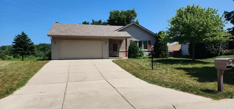 8430 S Golden Flds, Oak Creek, WI 53154
