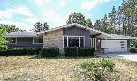s89w22515 Franz, Big Bend, WI 53103