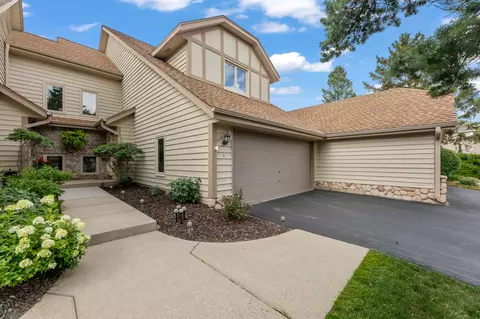 n34w23806 Grace #C, Pewaukee, WI 53072