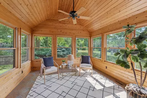1645 Legend Hl, Waukesha, WI 53189