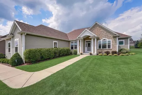 w347n5827 Foxglove, Oconomowoc, WI 53066