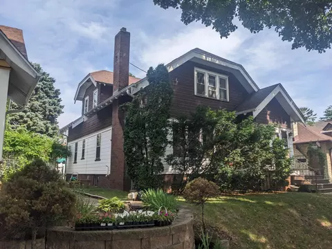 3148 S Vermont, Milwaukee, WI 53207