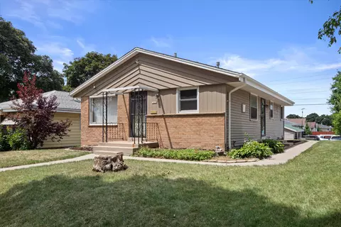 7424 W Carmen, Milwaukee, WI 53218