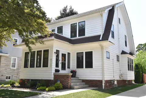 2137 S 86th, West Allis, WI 53227