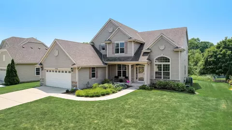 3763 E Stargrass, Oak Creek, WI 53154
