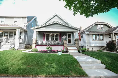2117 S 71st, West Allis, WI 53219