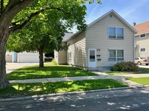 1226 S 11th, Manitowoc, WI 54220
