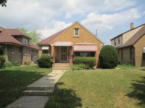 2818 W Roosevelt, Milwaukee, WI 53216