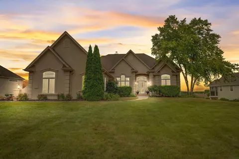 w217n5457 Taylors Woods, Menomonee Falls, WI 53051