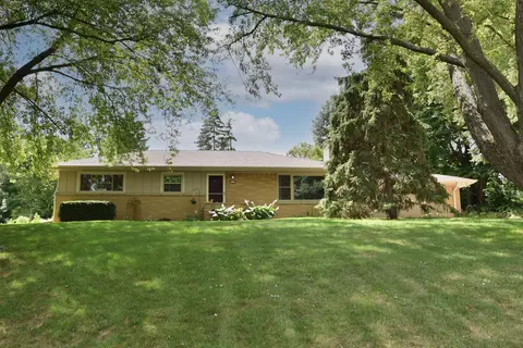 5105 S Menard, New Berlin, WI 53151