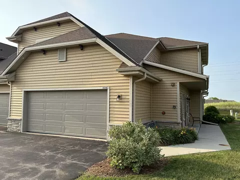 1826 New Port Vis, Grafton, WI 53024