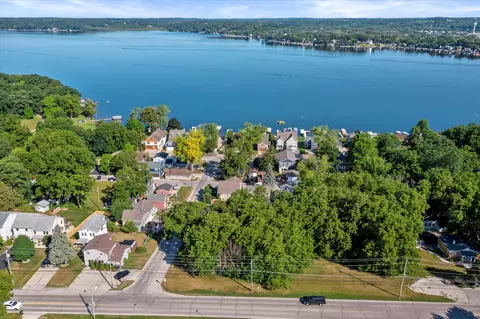 Lt1 Prospect Lt2, Pewaukee, WI 53072