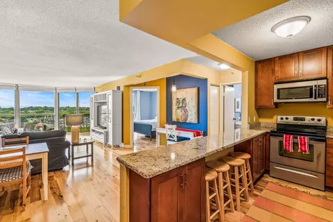 1660 N Prospect #803, Milwaukee, WI 53202