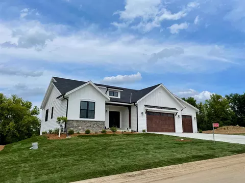 s54w25460 Pebble Brk, Waukesha, WI 53189