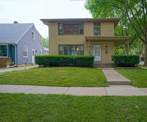 2402 N 69th #2404, Wauwatosa, WI 53213