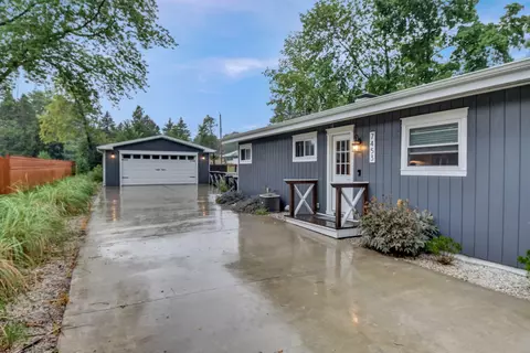 7453 N Mohawk, Fox Point, WI 53217