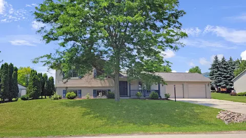4582 Hunters Gln, Sheboygan, WI 53083