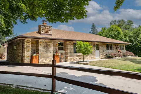n58w21734 Maclynn, Menomonee Falls, WI 53051