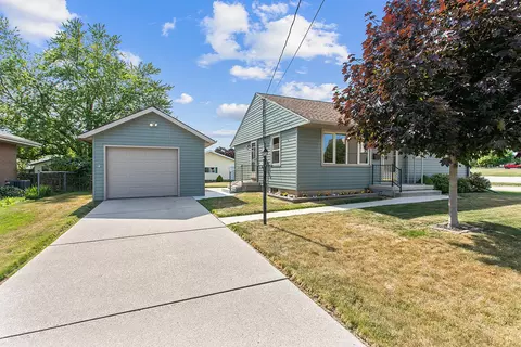 1330 S 23rd, Manitowoc, WI 54220