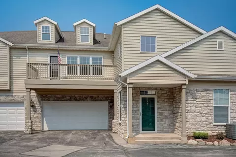n16w26443 Meadowgrass #D, Pewaukee, WI 53072