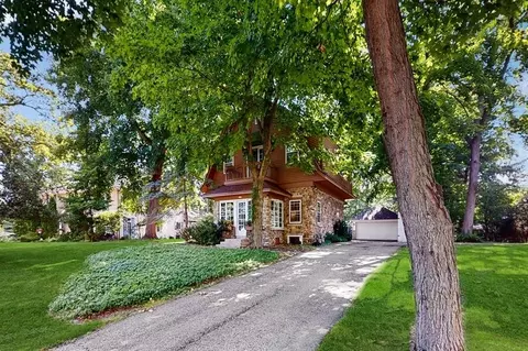 1037 Sauganash, Fontana, WI 53125