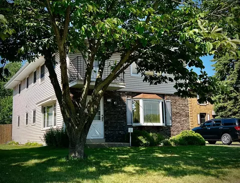 2624 E College #2624 A, Cudahy, WI 53110