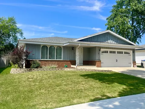 7846 W Denver, Milwaukee, WI 53223
