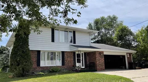 1426 Willow, South Milwaukee, WI 53172
