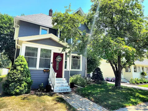 29 S S Park, Oconomowoc, WI 53066